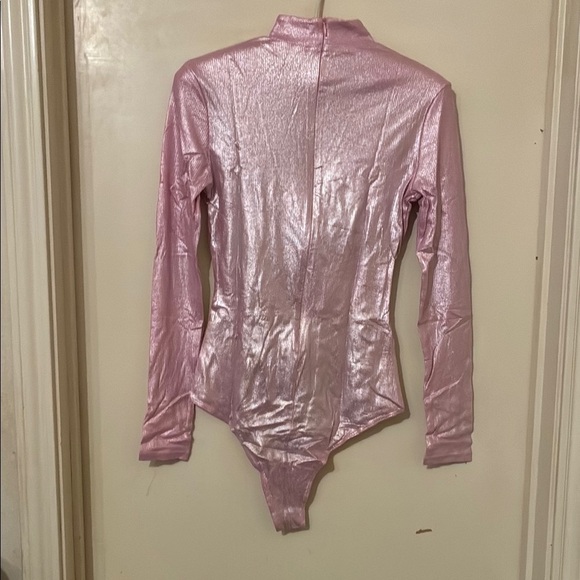 🆕 Shimmering Pink Long Sleeve Mock turtleneck Bodysuit size small - Picture 3 of 6